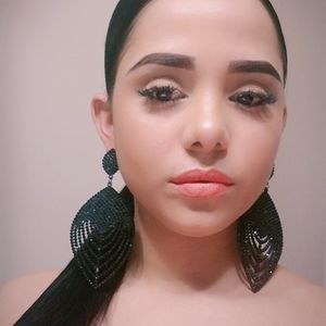 Meet your Posher, Dianet